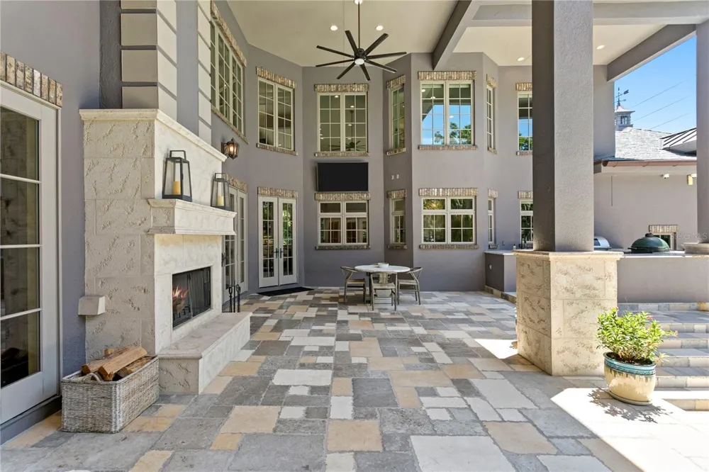 401 SNELL ISLE BOULEVARD NE St Petersburg, FL 33704