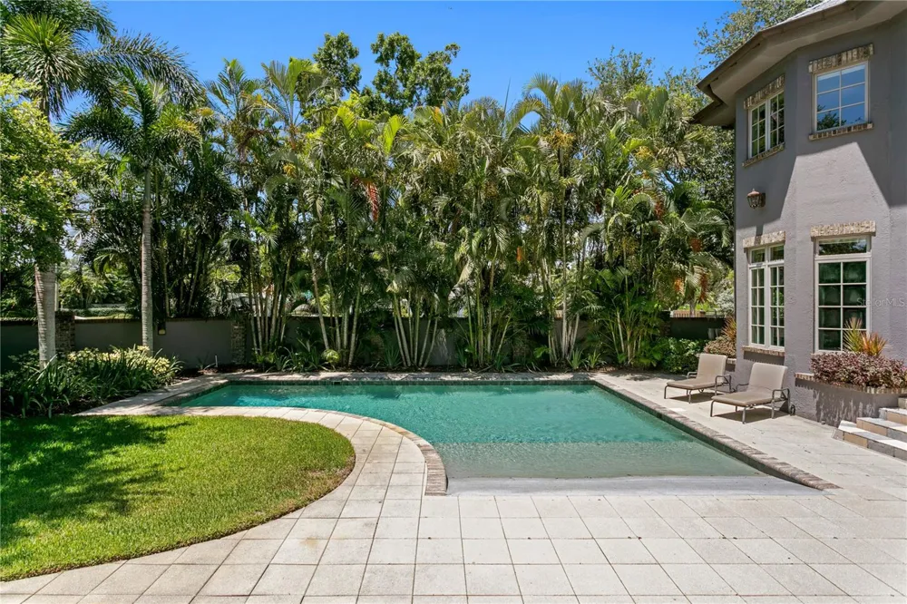 401 SNELL ISLE BOULEVARD NE St Petersburg, FL 33704
