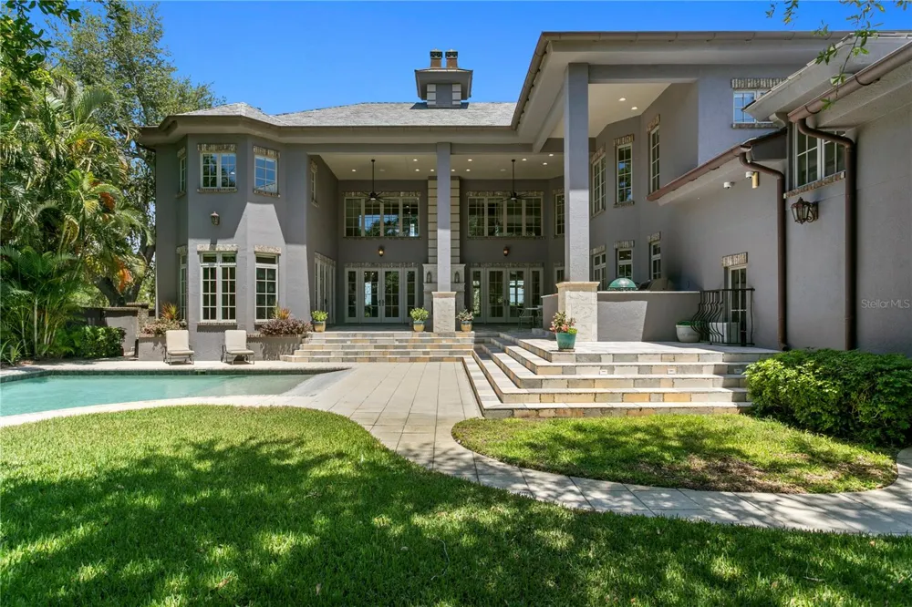 401 SNELL ISLE BOULEVARD NE St Petersburg, FL 33704