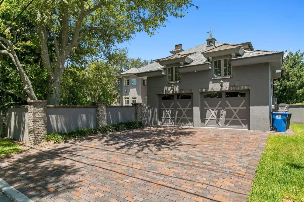 401 SNELL ISLE BOULEVARD NE St Petersburg, FL 33704