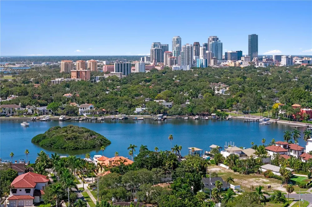 401 SNELL ISLE BOULEVARD NE St Petersburg, FL 33704