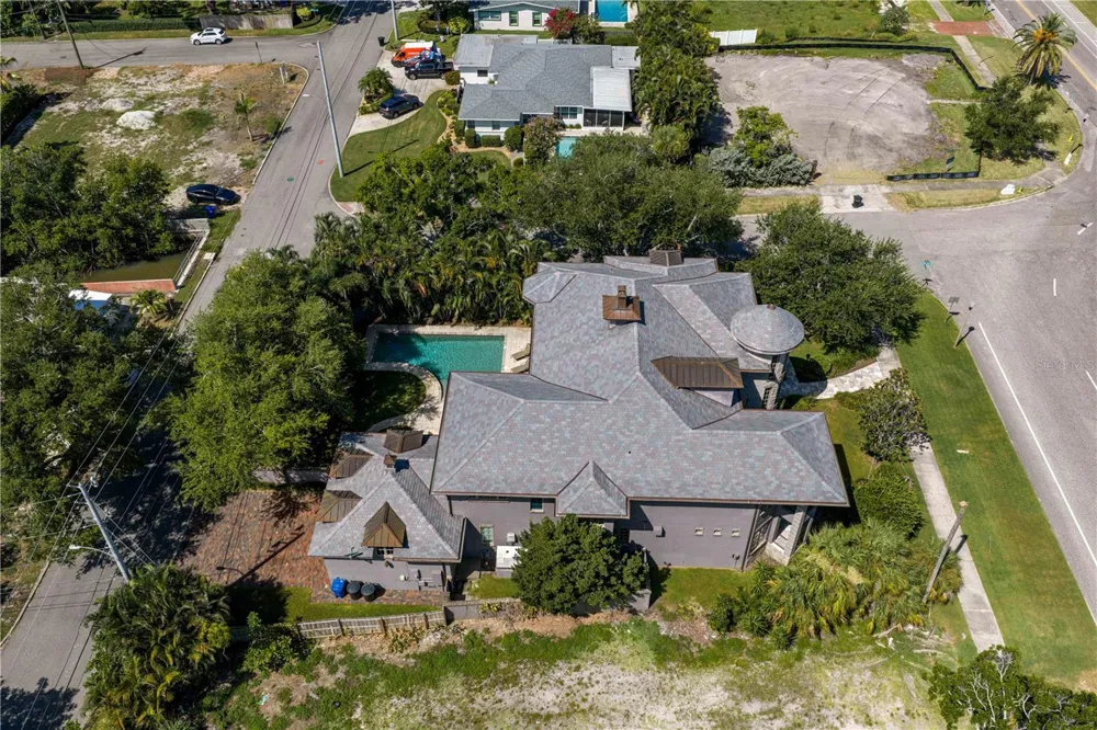 401 SNELL ISLE BOULEVARD NE St Petersburg, FL 33704