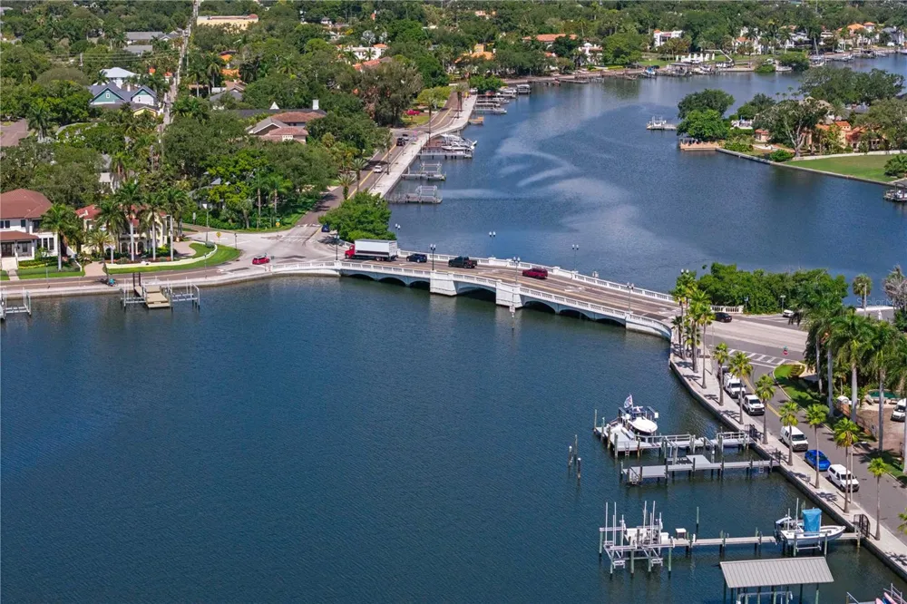 401 SNELL ISLE BOULEVARD NE St Petersburg, FL 33704