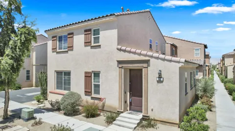 512 Calle Vibrante