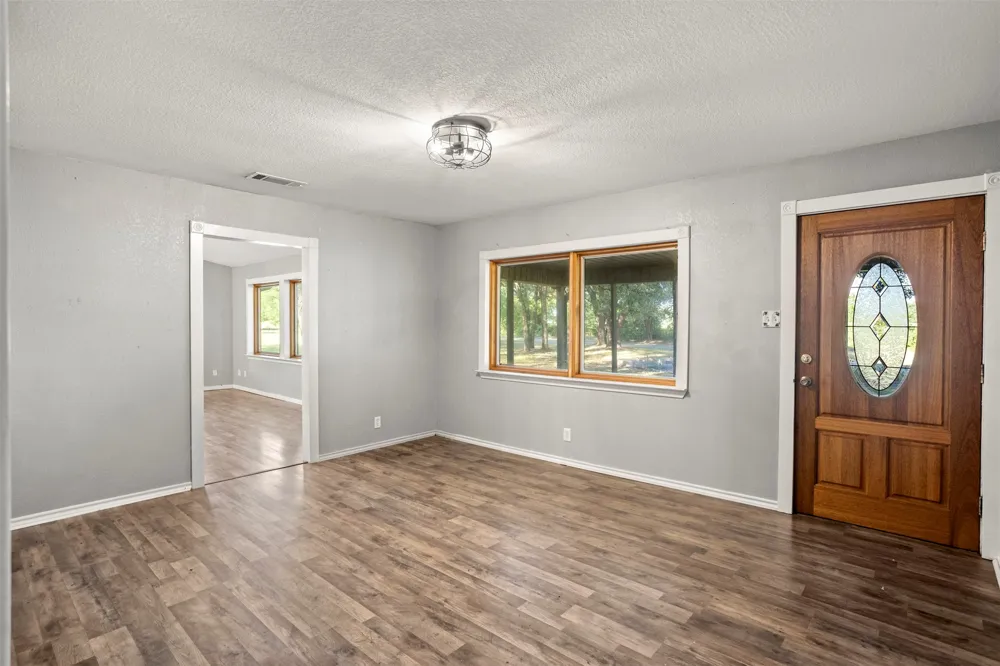 8412 County Road 4084 Scurry, TX 75158