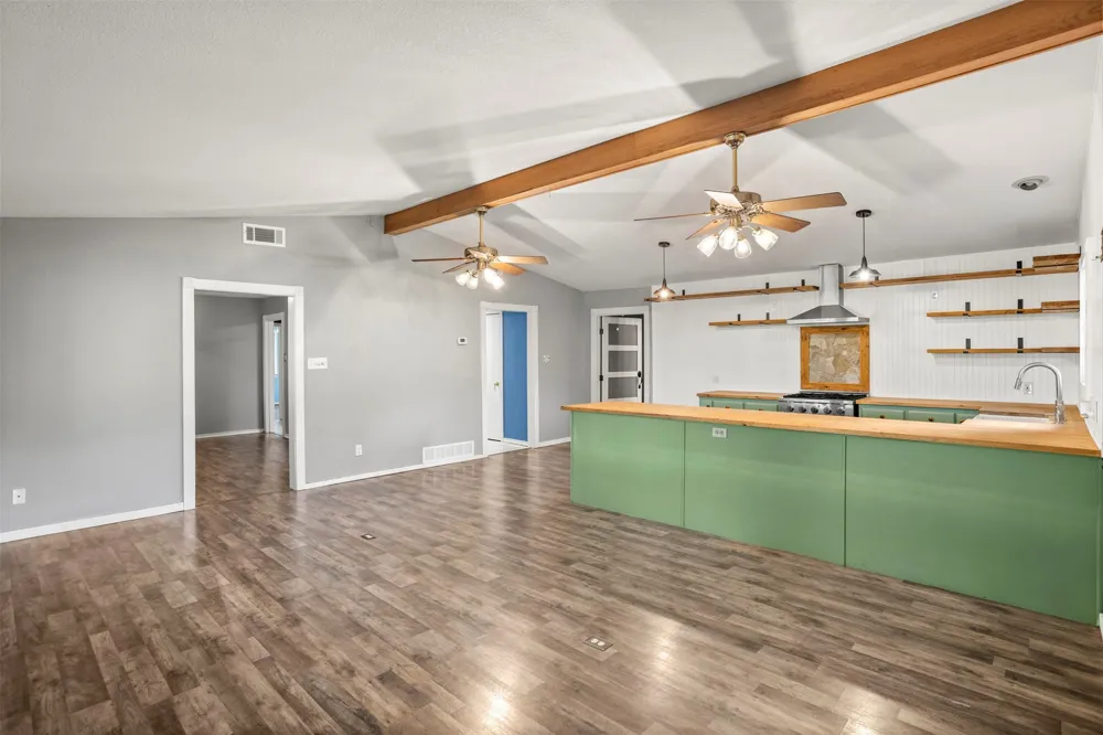 8412 County Road 4084 Scurry, TX 75158
