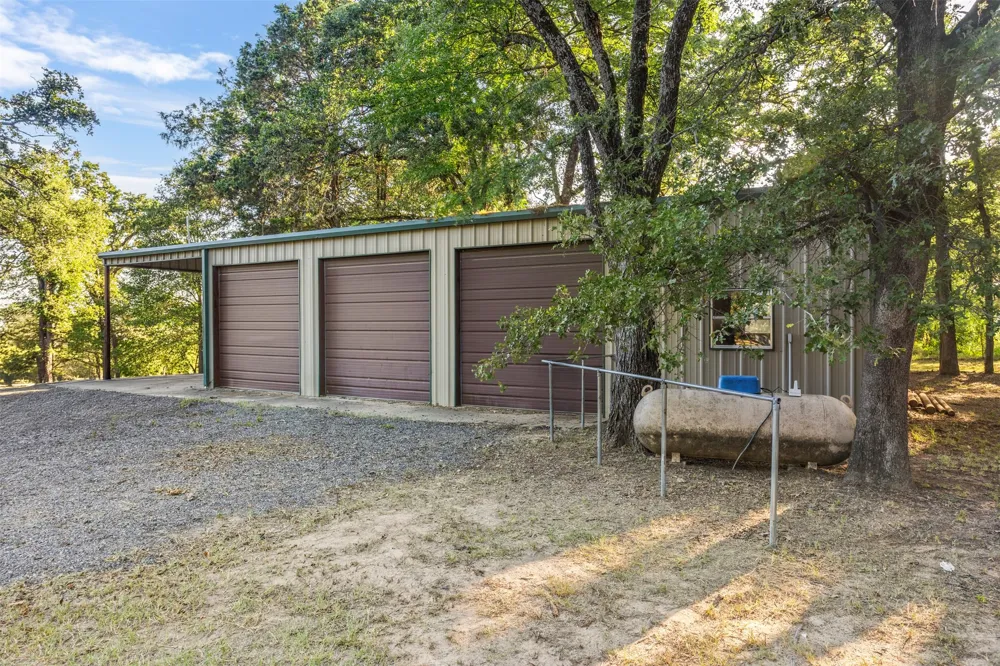 8412 County Road 4084 Scurry, TX 75158