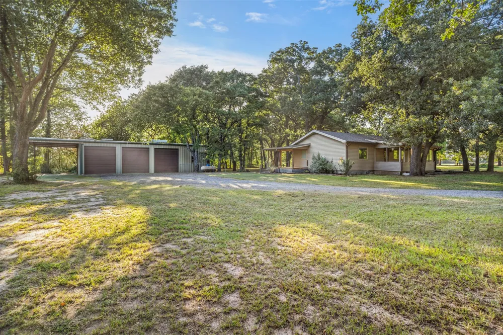 8412 County Road 4084 Scurry, TX 75158