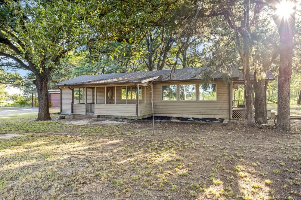 8412 County Road 4084 Scurry, TX 75158