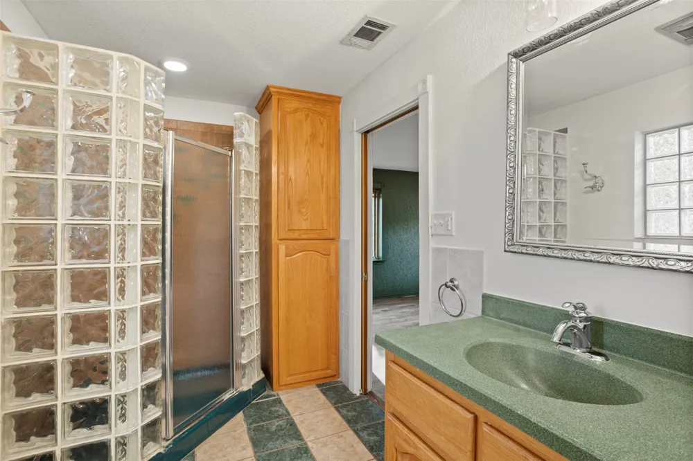 8412 County Road 4084 Scurry, TX 75158