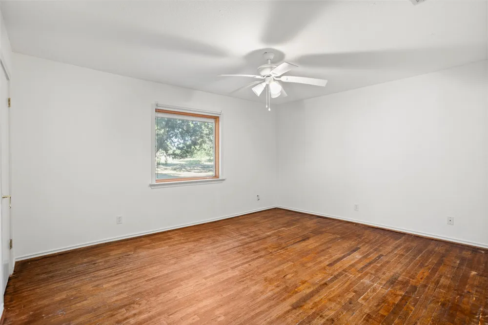 8412 County Road 4084 Scurry, TX 75158