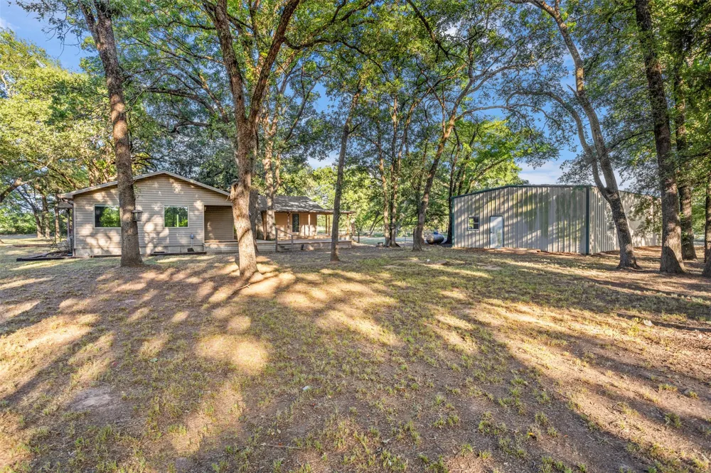 8412 County Road 4084 Scurry, TX 75158