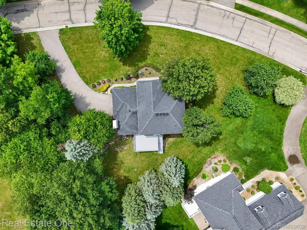 9610 Forest Ridge Drive Clarkston City, MI 48348