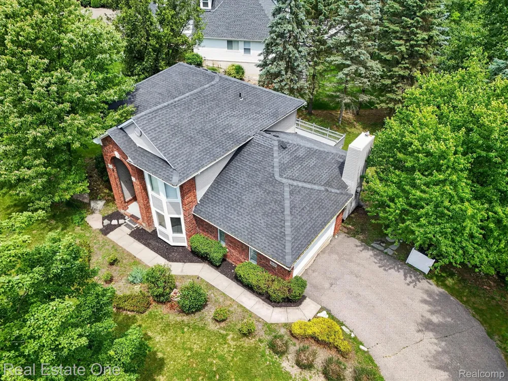 9610 Forest Ridge Drive Clarkston City, MI 48348
