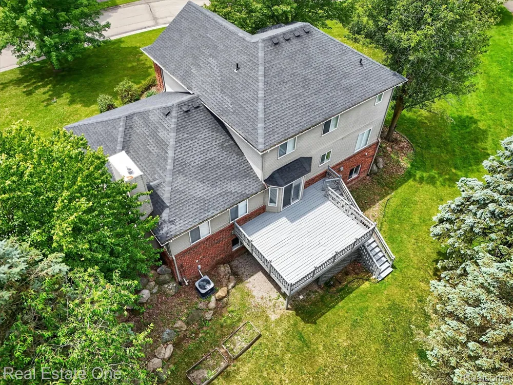 9610 Forest Ridge Drive Clarkston City, MI 48348