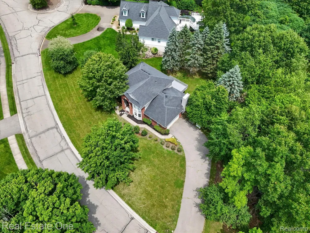 9610 Forest Ridge Drive Clarkston City, MI 48348