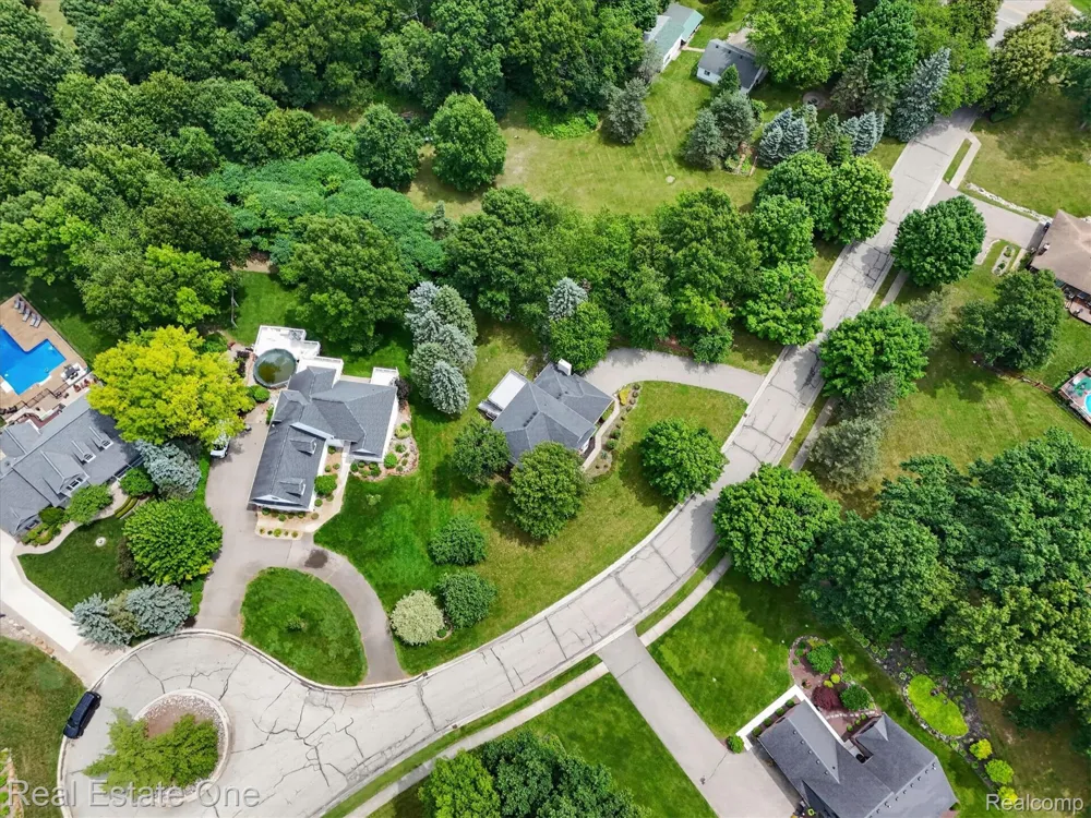 9610 Forest Ridge Drive Clarkston City, MI 48348
