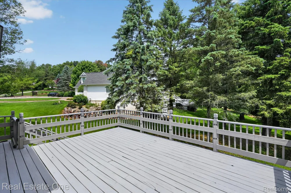 9610 Forest Ridge Drive Clarkston City, MI 48348