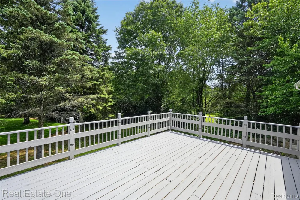 9610 Forest Ridge Drive Clarkston City, MI 48348