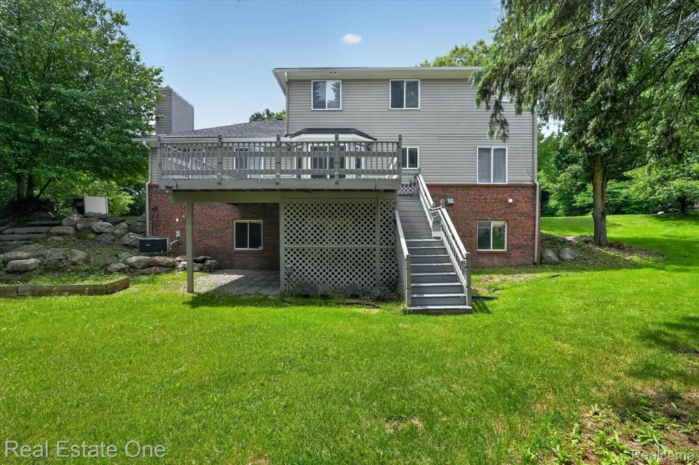 9610 Forest Ridge Drive Clarkston City, MI 48348