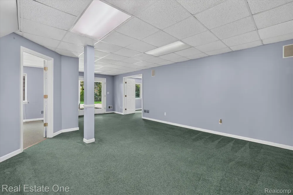 9610 Forest Ridge Drive Clarkston City, MI 48348