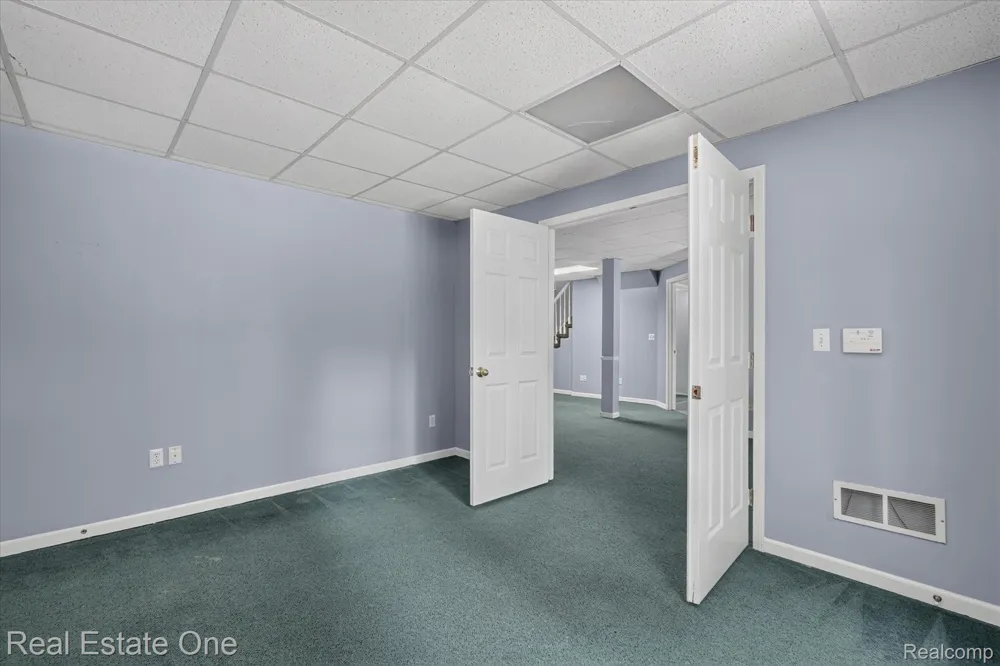 9610 Forest Ridge Drive Clarkston City, MI 48348