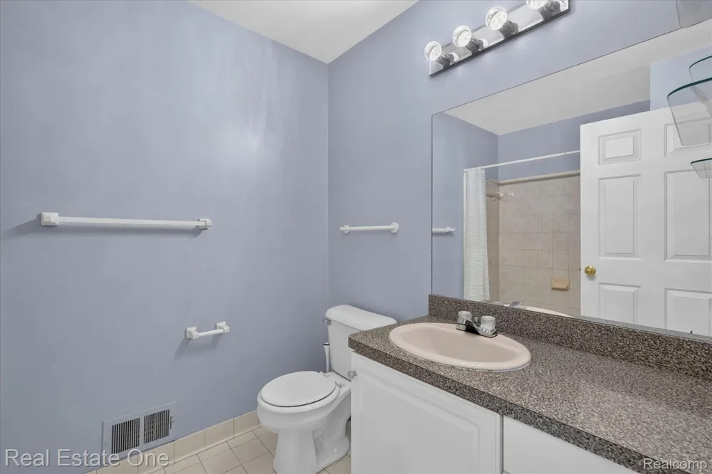 9610 Forest Ridge Drive Clarkston City, MI 48348