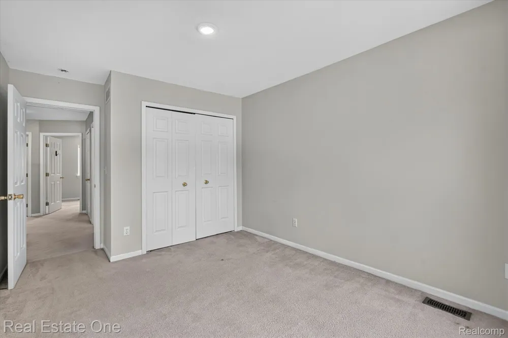 9610 Forest Ridge Drive Clarkston City, MI 48348