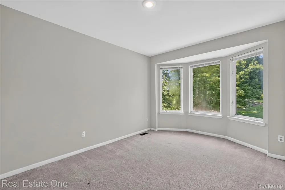 9610 Forest Ridge Drive Clarkston City, MI 48348