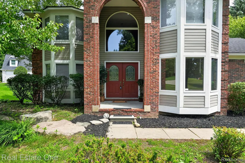 9610 Forest Ridge Drive Clarkston City, MI 48348