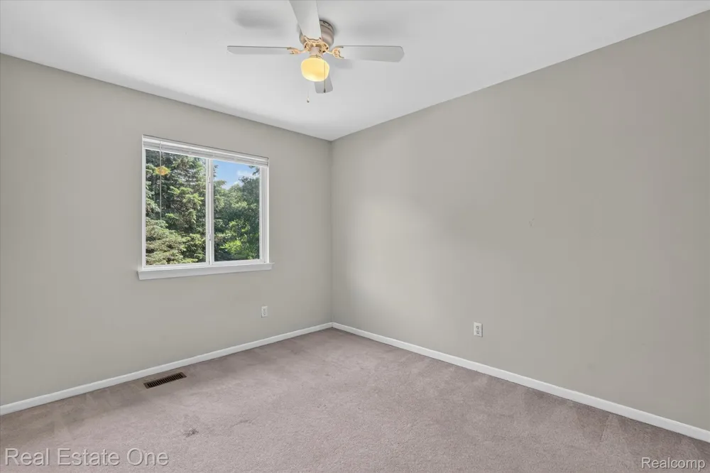 9610 Forest Ridge Drive Clarkston City, MI 48348