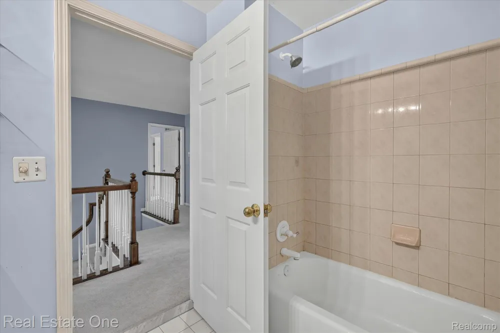 9610 Forest Ridge Drive Clarkston City, MI 48348