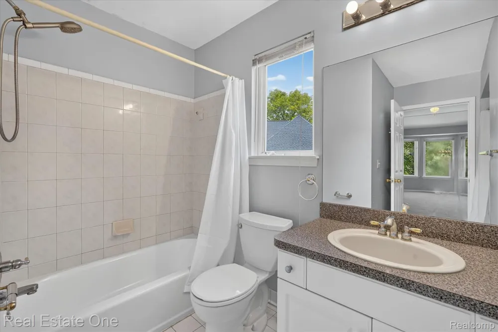 9610 Forest Ridge Drive Clarkston City, MI 48348