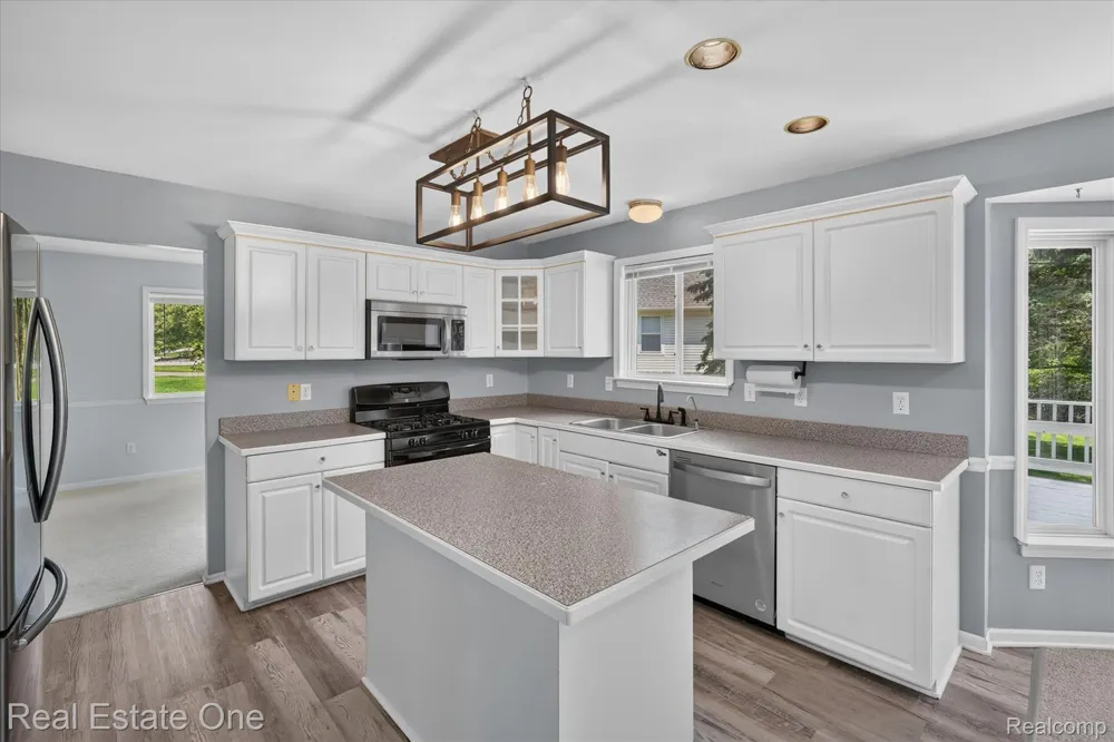 9610 Forest Ridge Drive Clarkston City, MI 48348