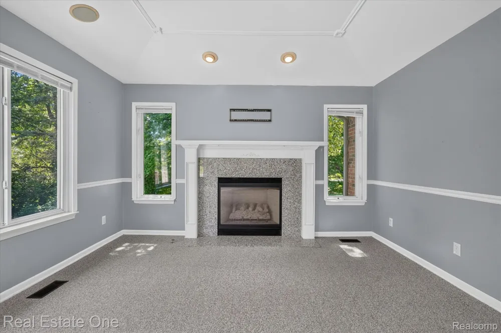 9610 Forest Ridge Drive Clarkston City, MI 48348