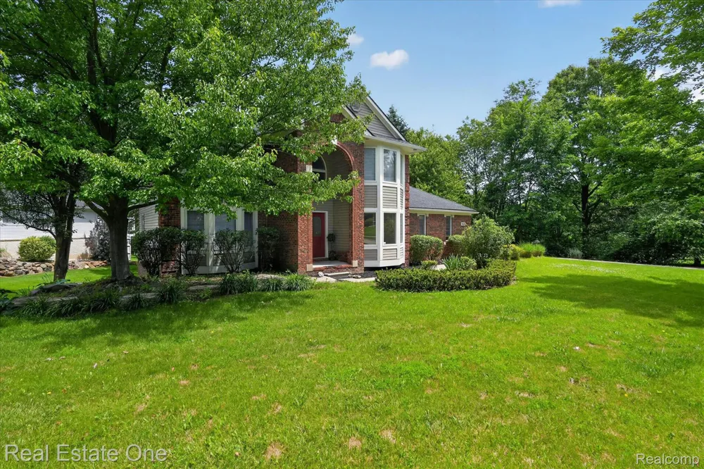 9610 Forest Ridge Drive Clarkston City, MI 48348