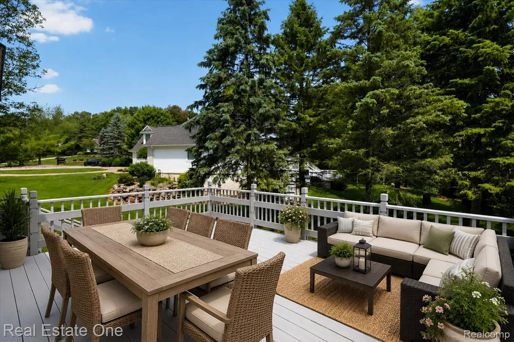 9610 Forest Ridge Drive Clarkston City, MI 48348