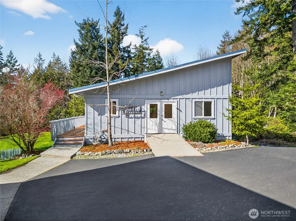 8651 Turners Bay Place Anacortes, WA 98221