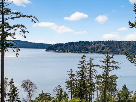 8651 Turners Bay Place