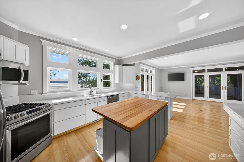 8651 Turners Bay Place Anacortes, WA 98221
