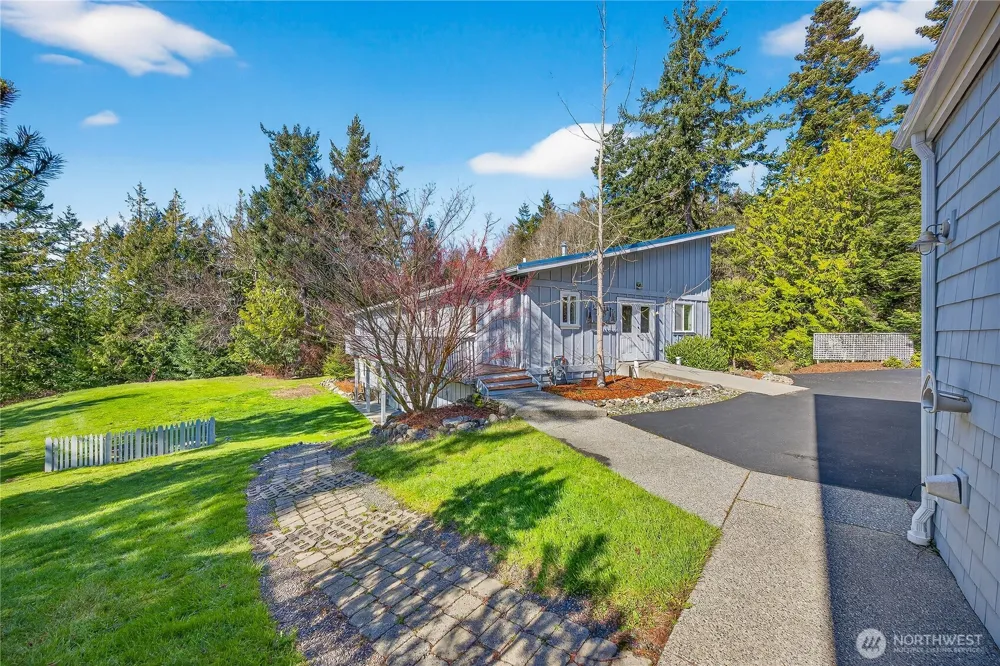 8651 Turners Bay Place Anacortes, WA 98221