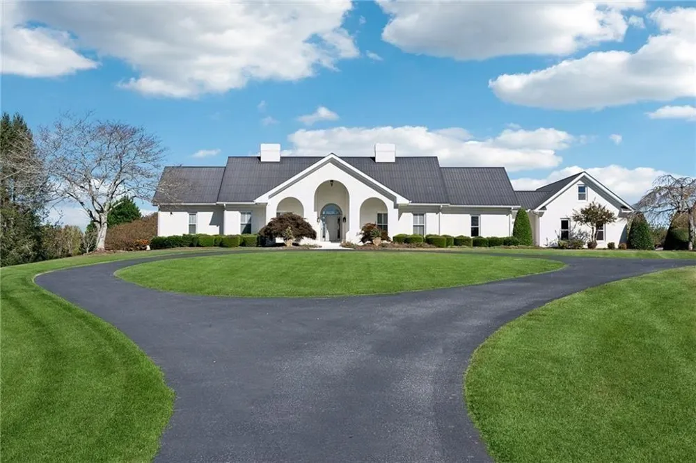 1892 Blacks Mill Road Dawsonville, GA 30534