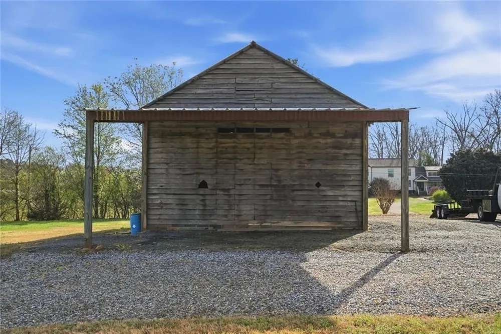1892 Blacks Mill Road Dawsonville, GA 30534