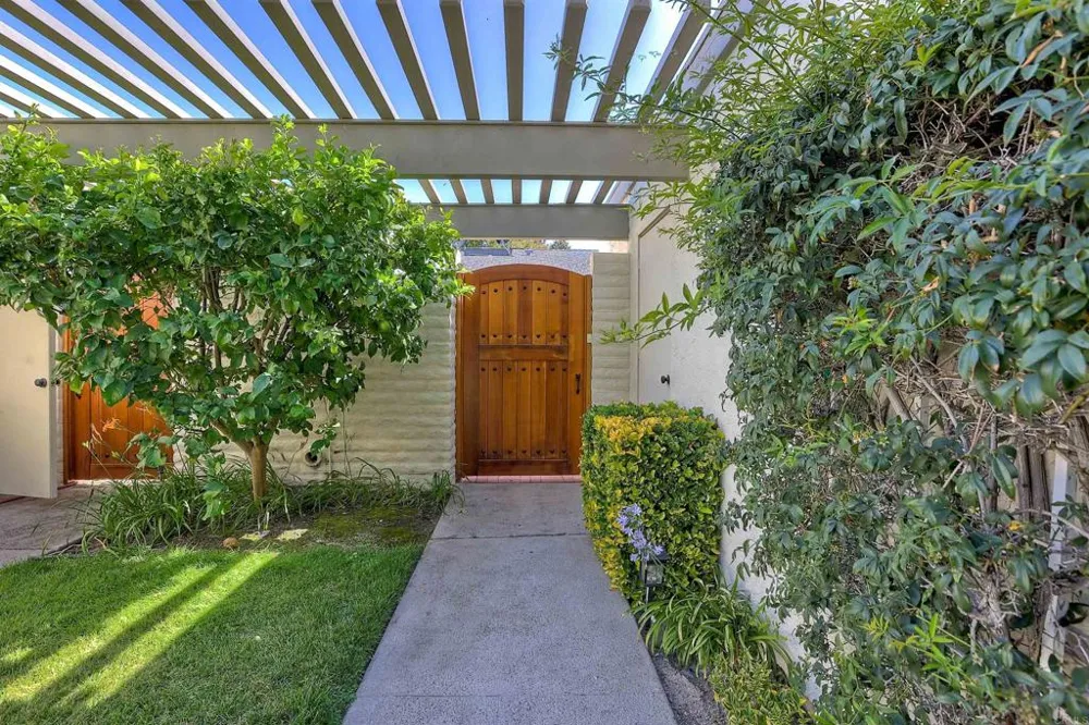 16119 El Tae Pauma Valley, CA 92061