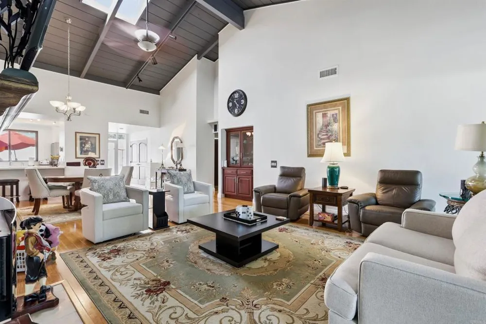 16119 El Tae Pauma Valley, CA 92061