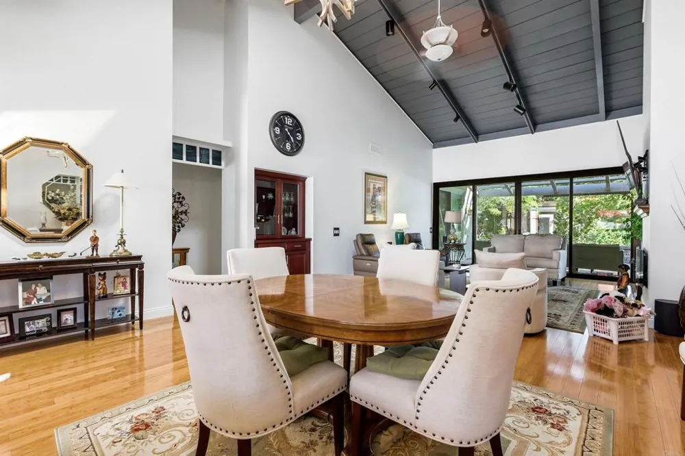 16119 El Tae Pauma Valley, CA 92061