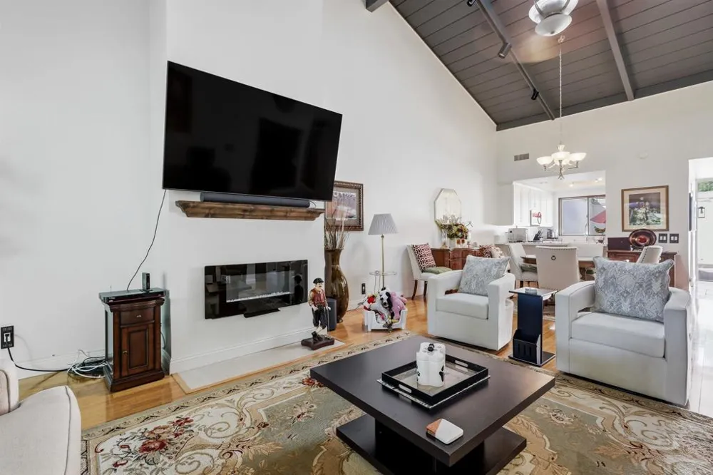 16119 El Tae Pauma Valley, CA 92061