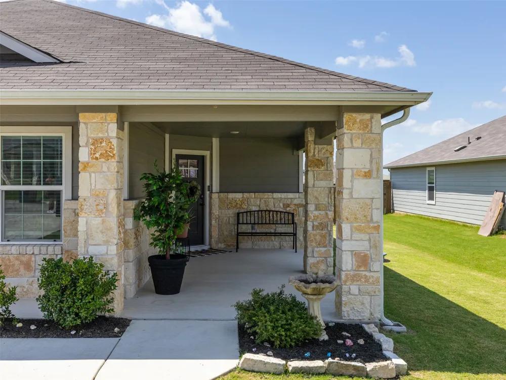 439 Hunter Loop Loop Bertram, TX 78605