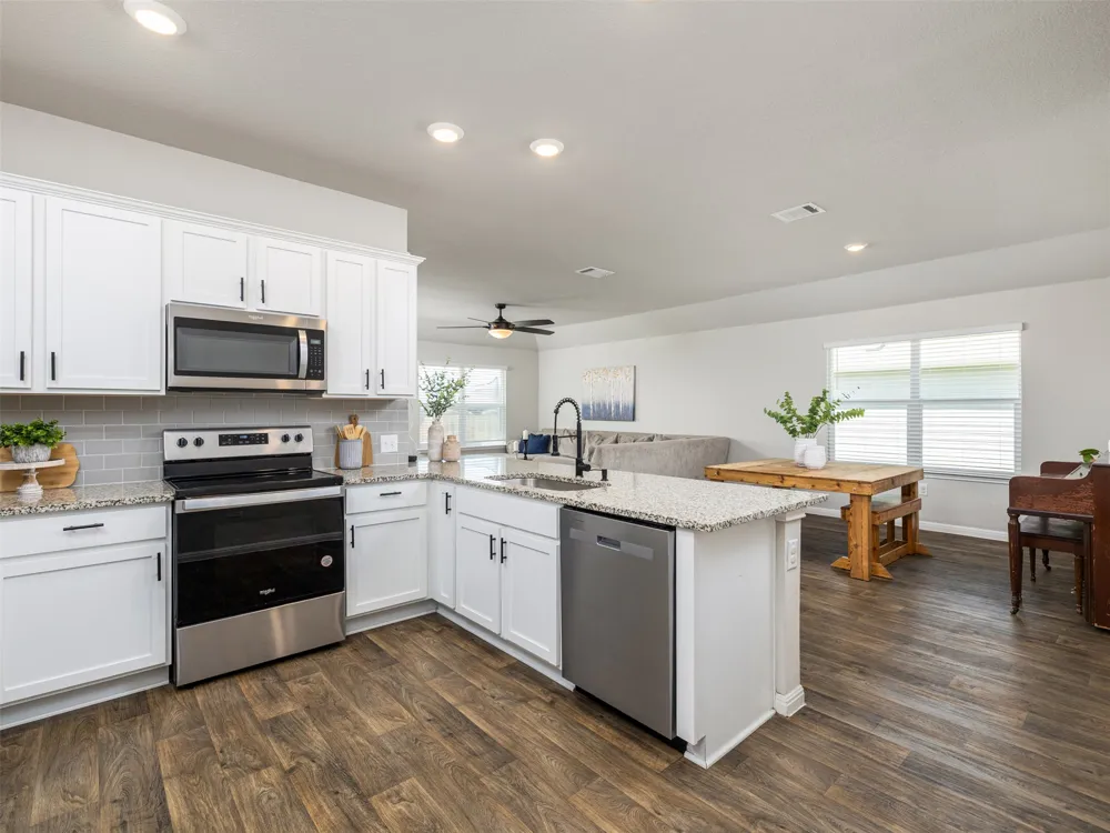 439 Hunter Loop Loop Bertram, TX 78605
