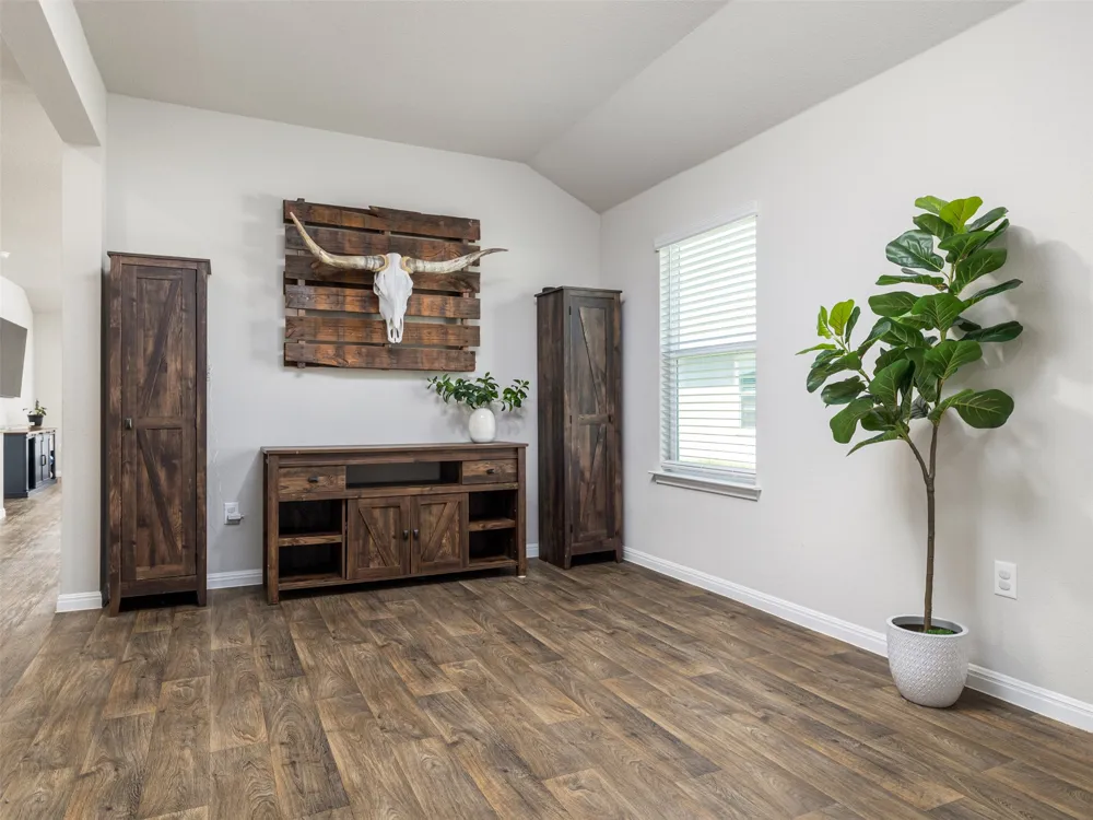 439 Hunter Loop Loop Bertram, TX 78605